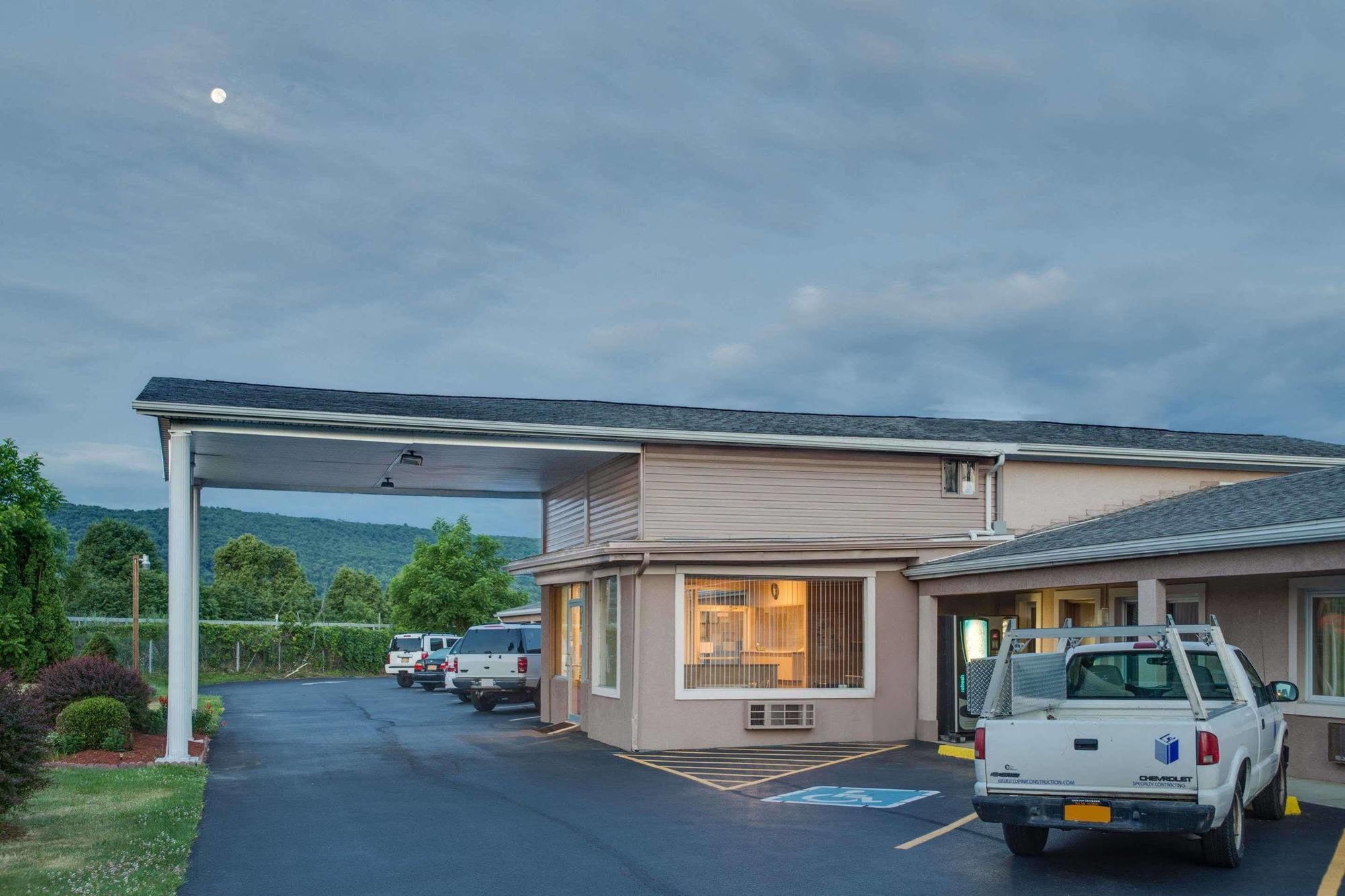 Travel Inn Horseheads Εξωτερικό φωτογραφία